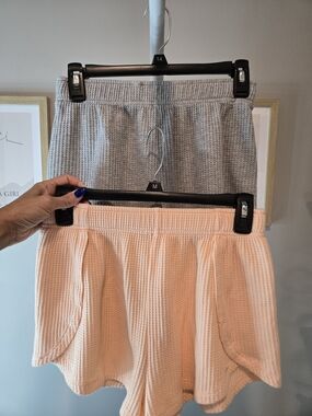 2 Pairs SO Waffle-Knit Athletic Shorts in Peach and Gray